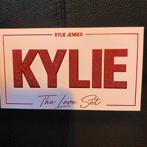 Kylie Cosmetics the love set